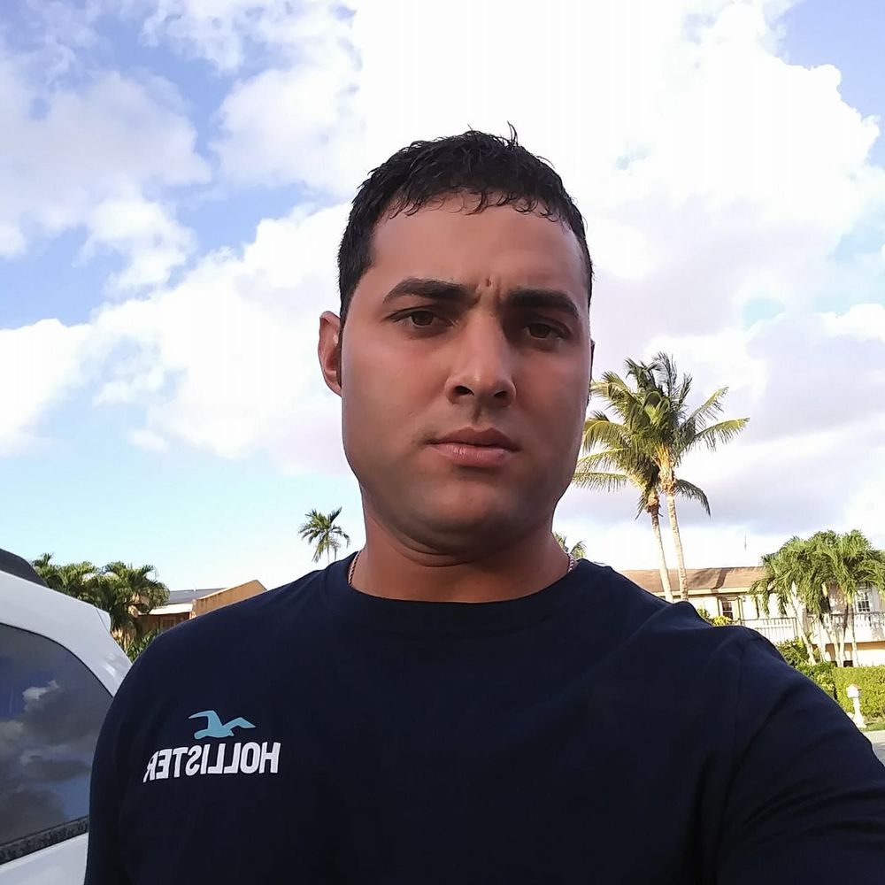 Meet your Posher, Javier